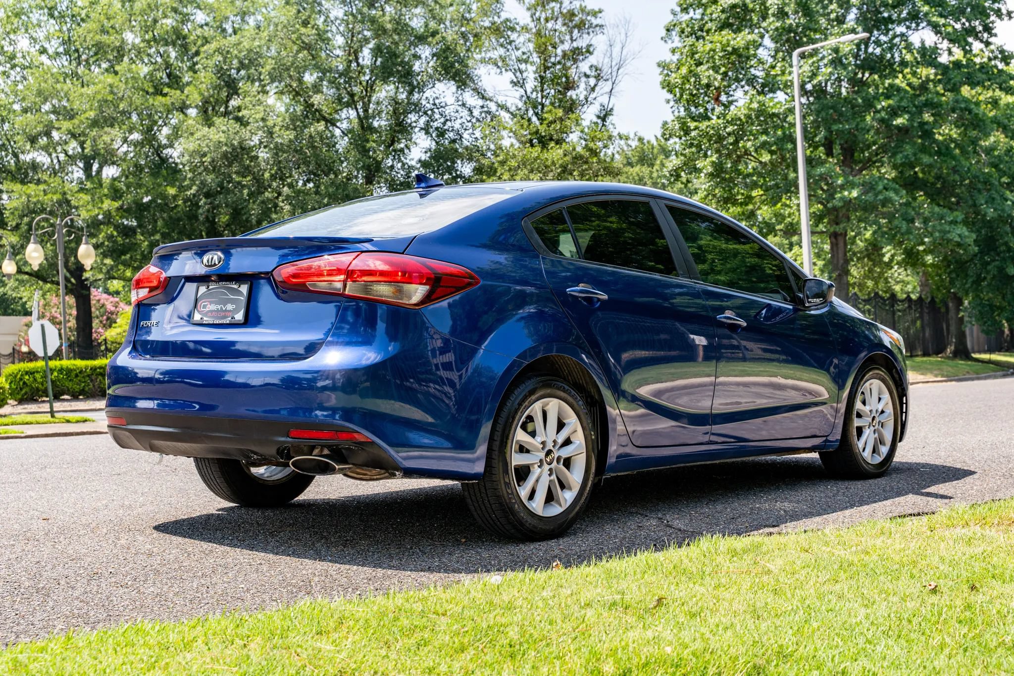 Used 2017 Kia Forte S FWD image 5