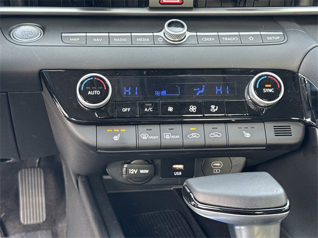 Certified 2025 Hyundai Elantra SEL image 30