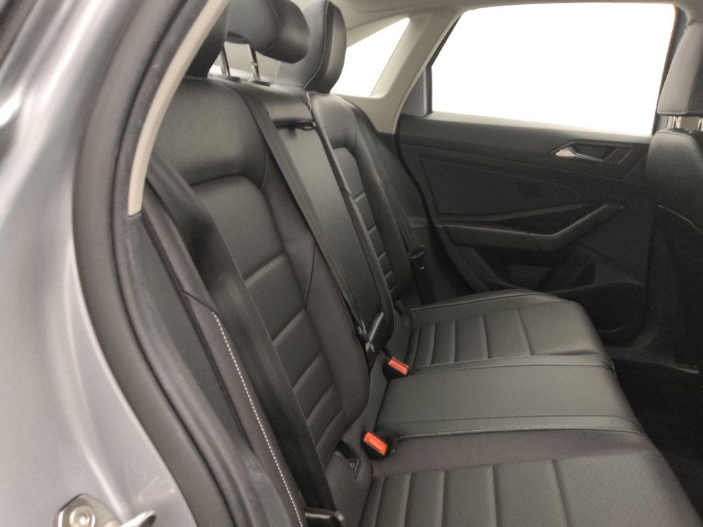 Used 2024 Volkswagen Jetta SE FWD image 19