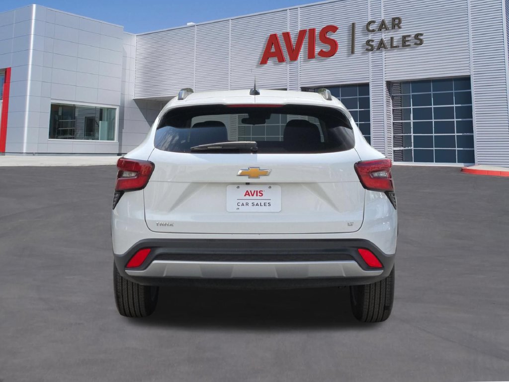 Used 2026 Chevrolet Trax LT FWD image 7