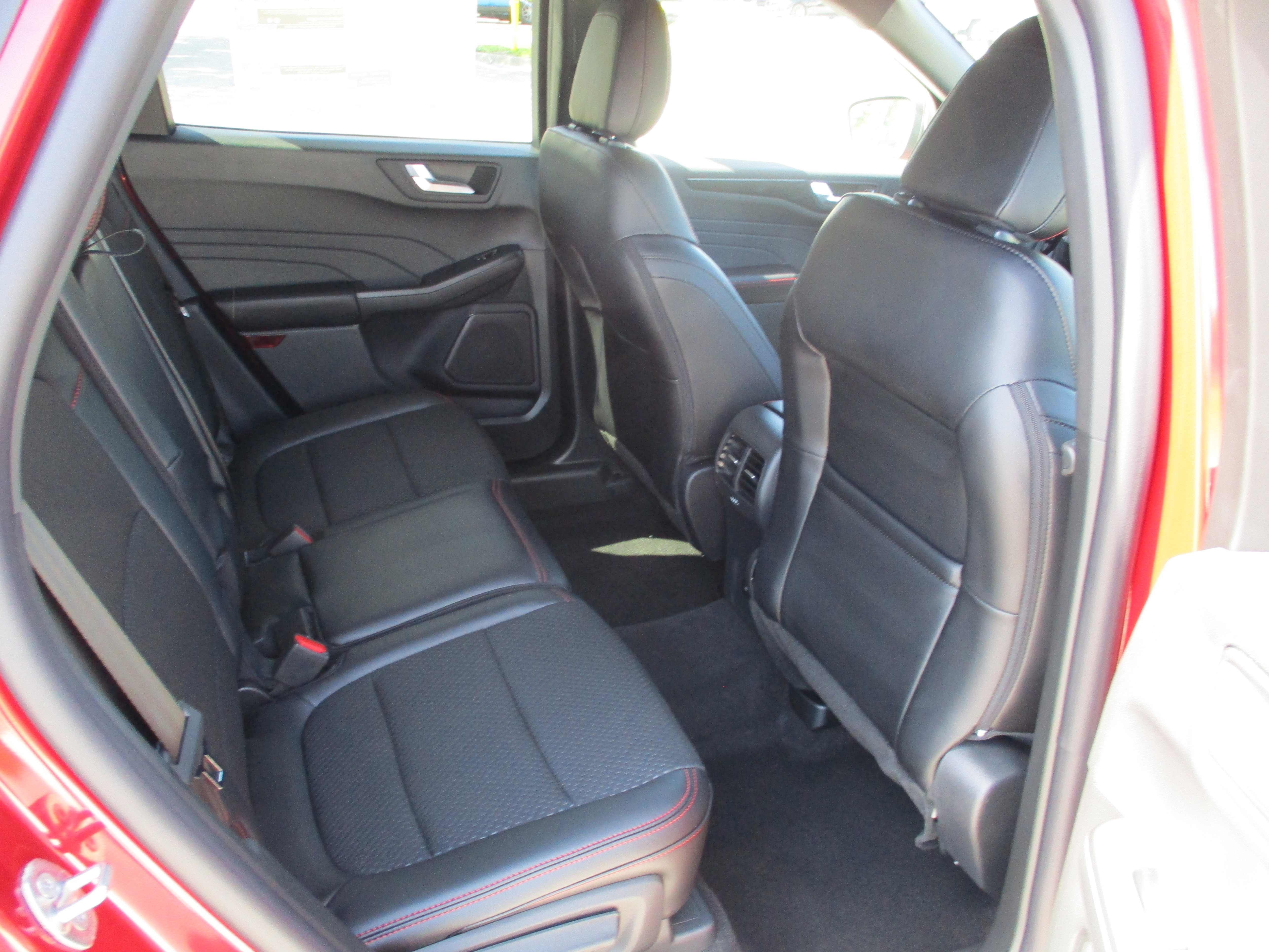 Used 2025 Ford Escape ST-Line w/ Tech Pack #1 FWD image 20