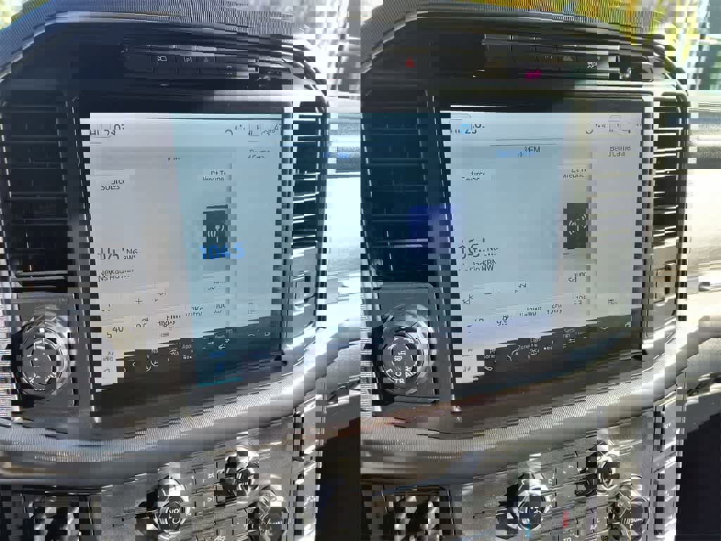 Used 2022 Ford F150 Platinum image 16