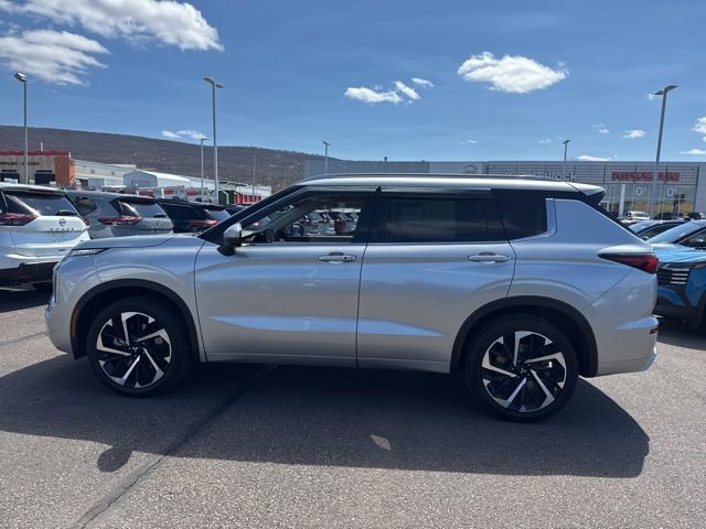 Used 2024 Mitsubishi Outlander SEL image 8