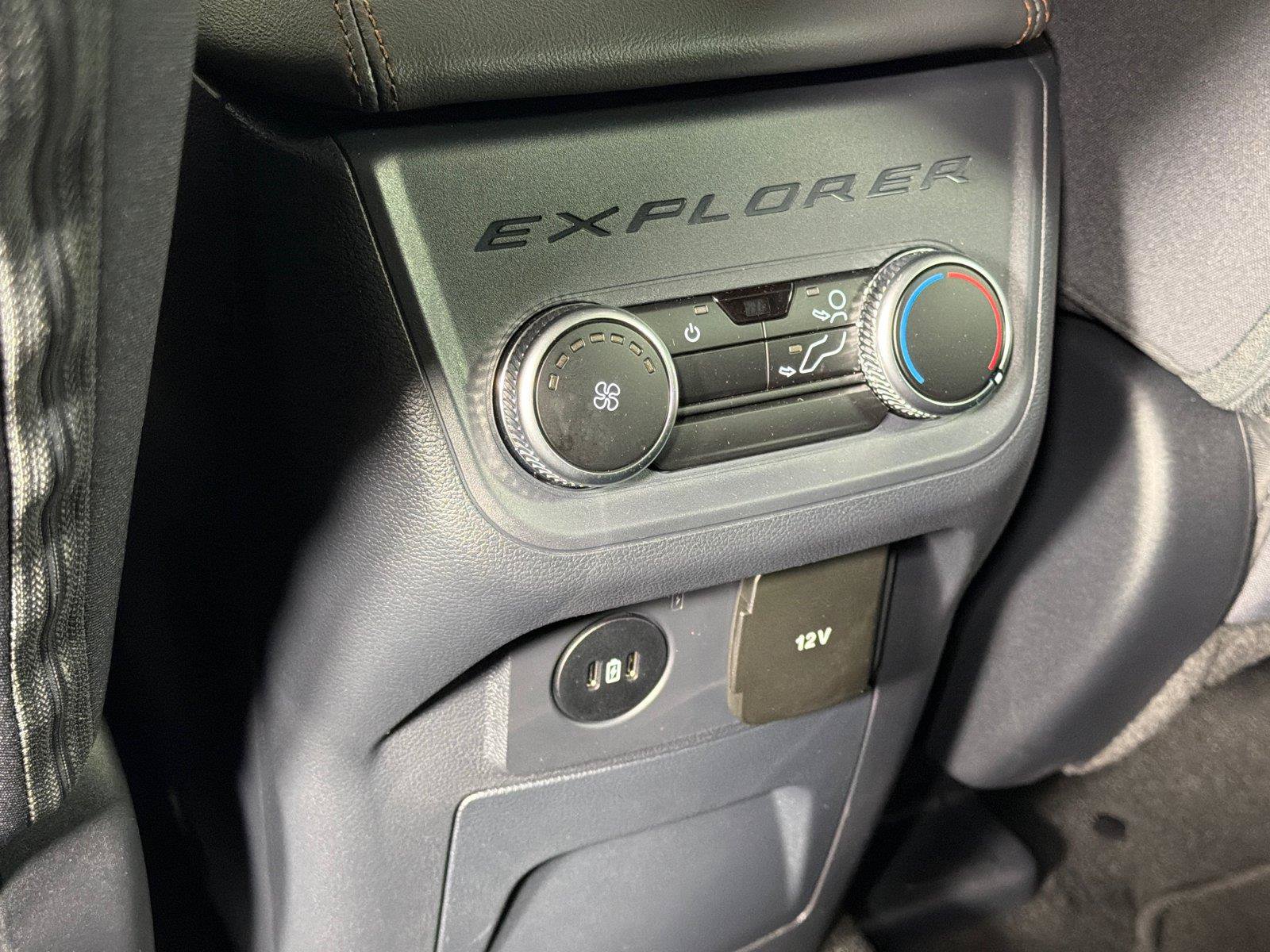 Used 2025 Ford Explorer Active RWD image 22