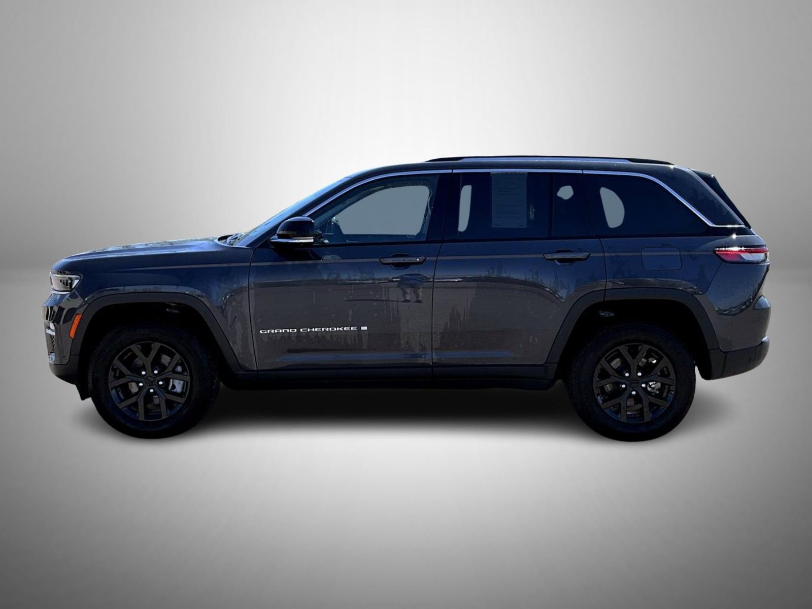 Used 2023 Jeep Grand Cherokee Limited w/ Luxury Tech Group II AWD/4WD image 8