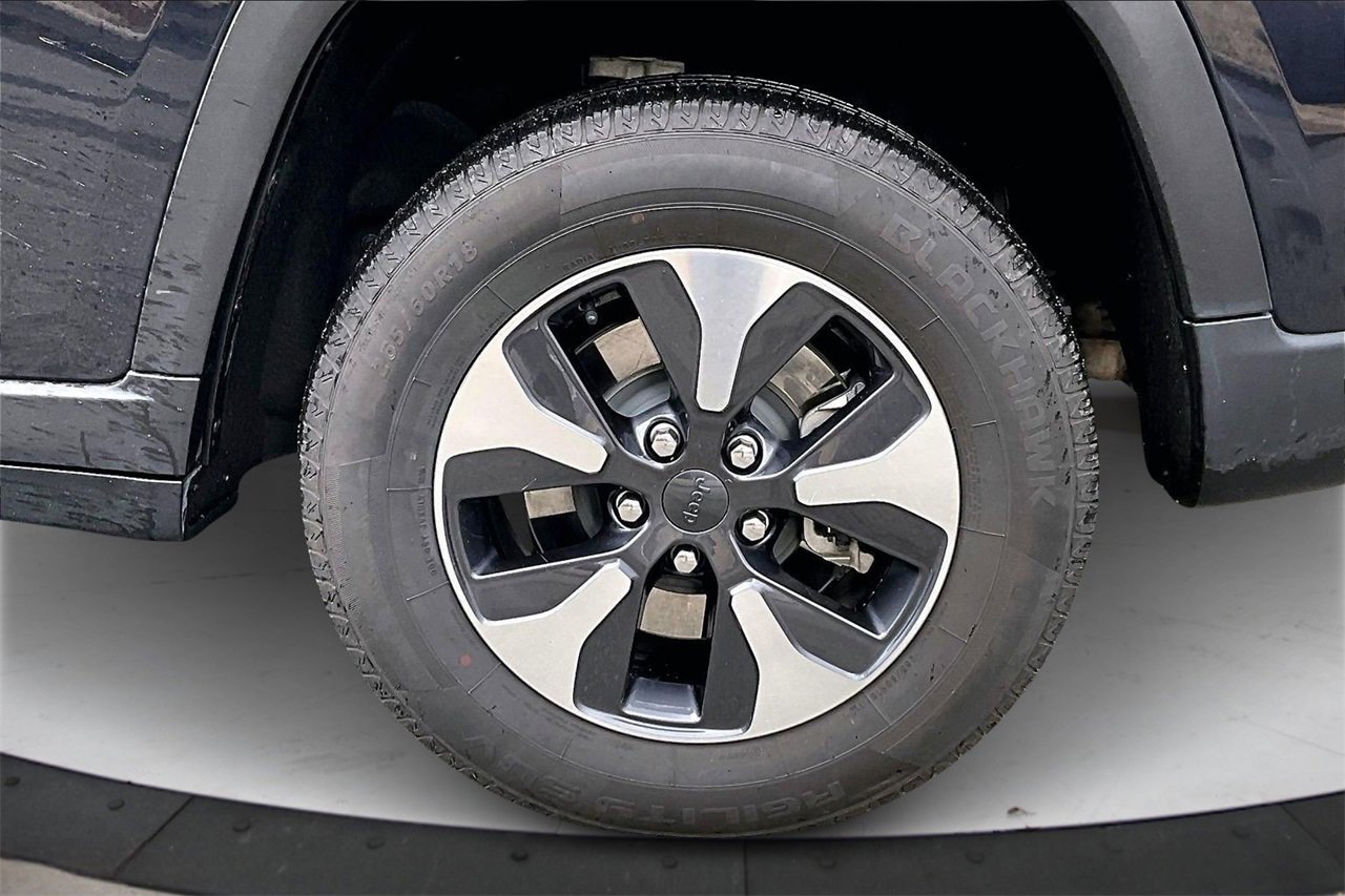 Used 2024 Jeep Grand Cherokee Limited 4xe image 36