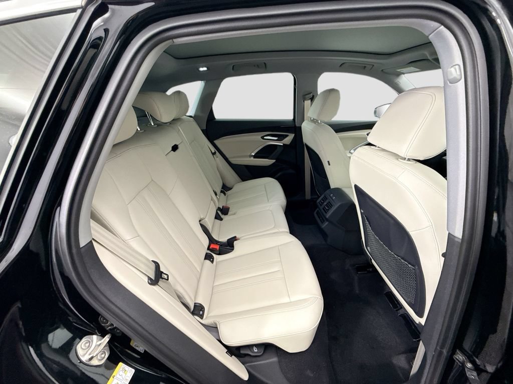 Used 2025 Audi Q5 Premium AWD/4WD image 23