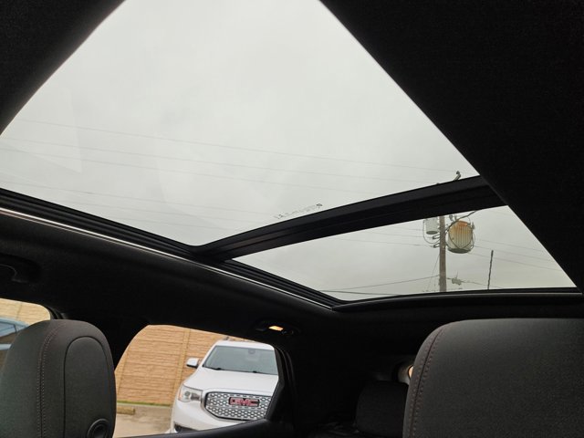 Used 2021 Chevrolet TrailBlazer RS w/ Sun and Liftgate Package FWD image 17