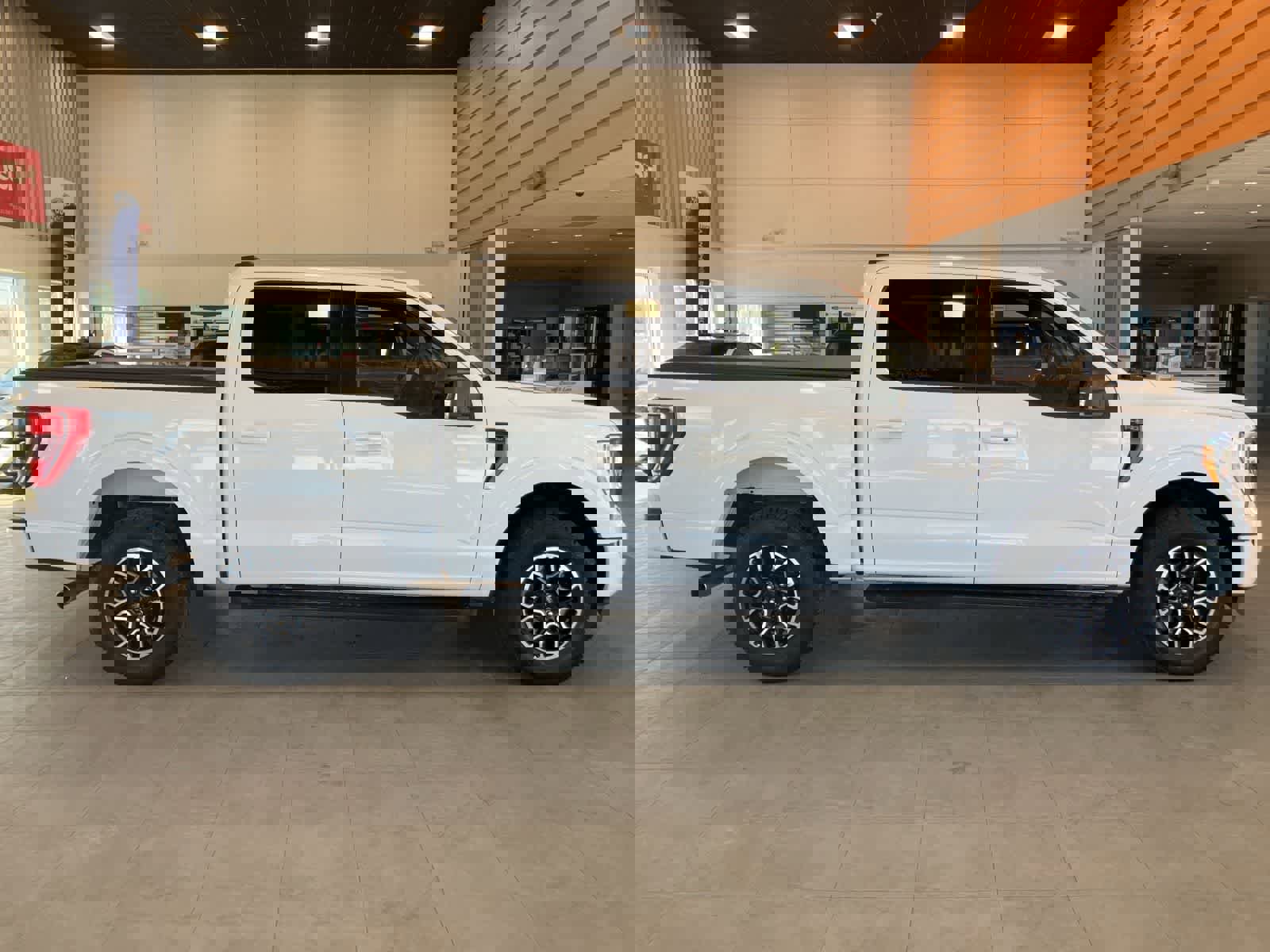 Used 2021 Ford F150 XLT w/ Equipment Group 302A High image 4