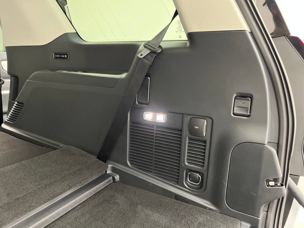 Used 2025 Ford Expedition Active RWD image 51