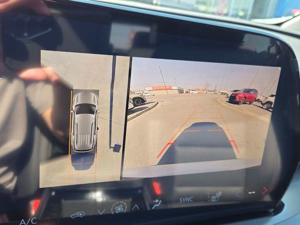 New 2026 Chevrolet Traverse LT w/ Enhanced Driving Package image 21