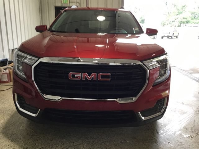 Used 2024 GMC Terrain SLE w/ Driver Convenience Package FWD image 6