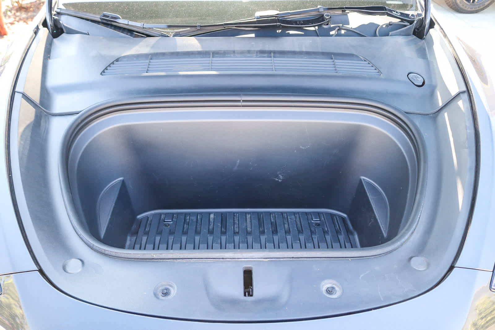 Used 2025 Tesla Model Y Long Range RWD image 28