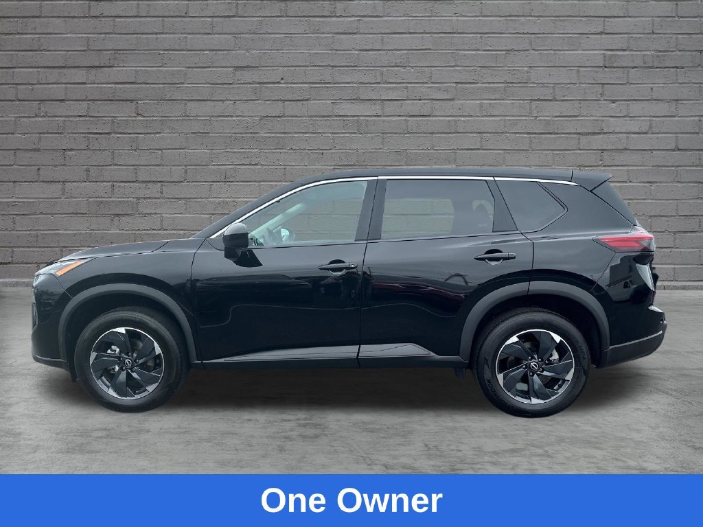 Used 2026 Nissan Rogue SV AWD/4WD image 2