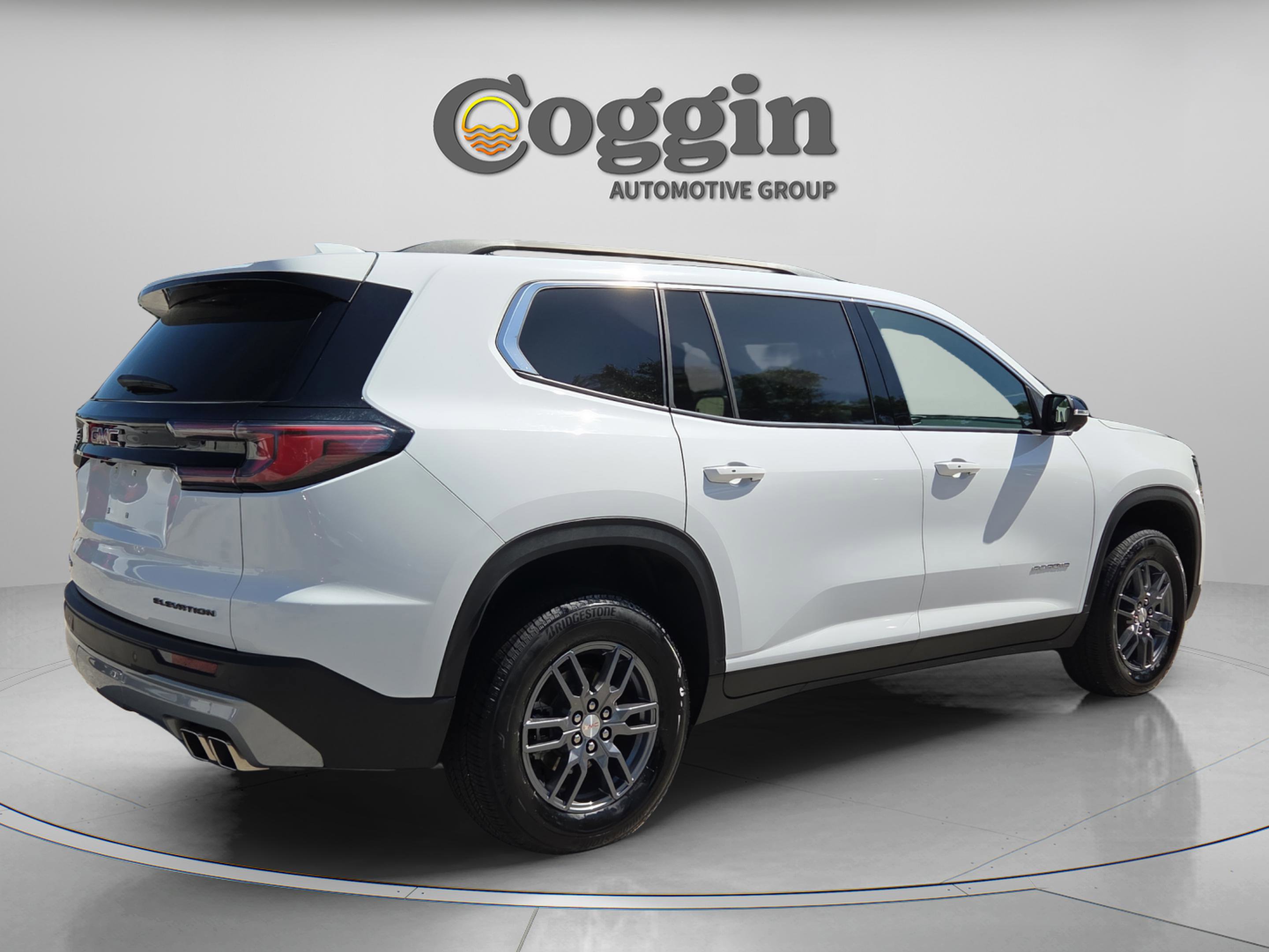 Used 2025 GMC Acadia Elevation image 5