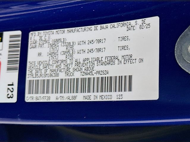 Used 2025 Toyota Tacoma SR5 AWD/4WD image 31