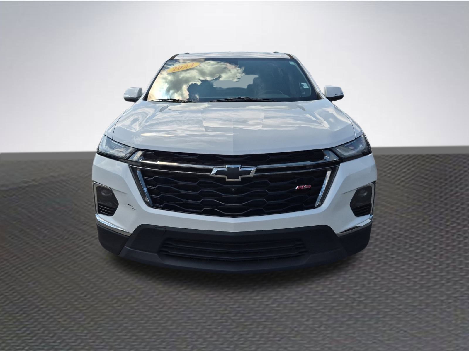 Used 2023 Chevrolet Traverse RS image 3