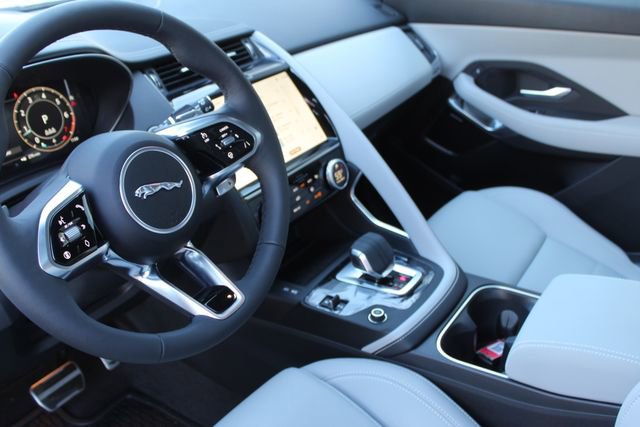 Used 2024 Jaguar E-PACE R-Dynamic SE image 13