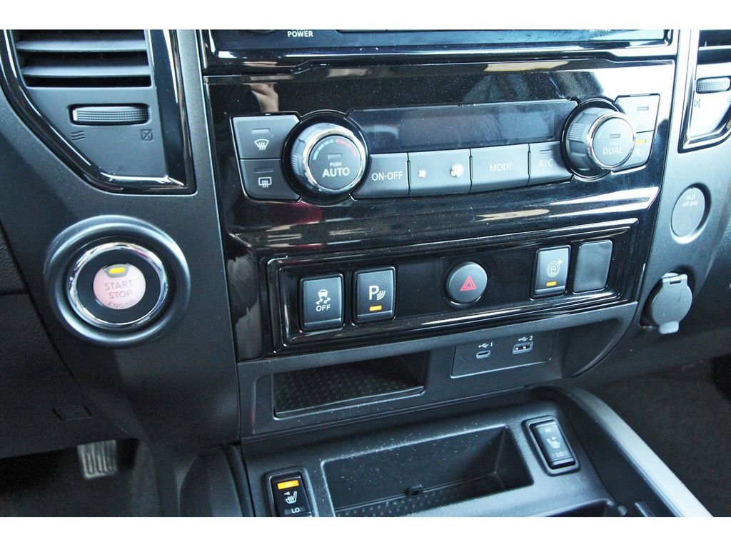 Used 2024 Nissan Titan SV w/ SV Bronze Edition Package image 27