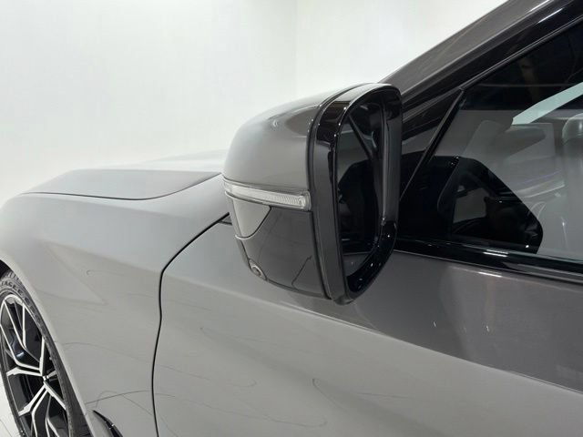 Used 2021 BMW M550i xDrive w/ Executive Package AWD/4WD image 9