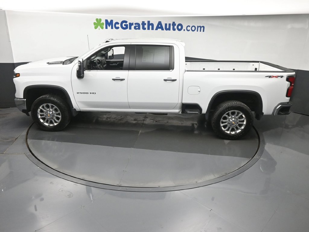 Used 2025 Chevrolet Silverado 2500 LTZ AWD/4WD image 24