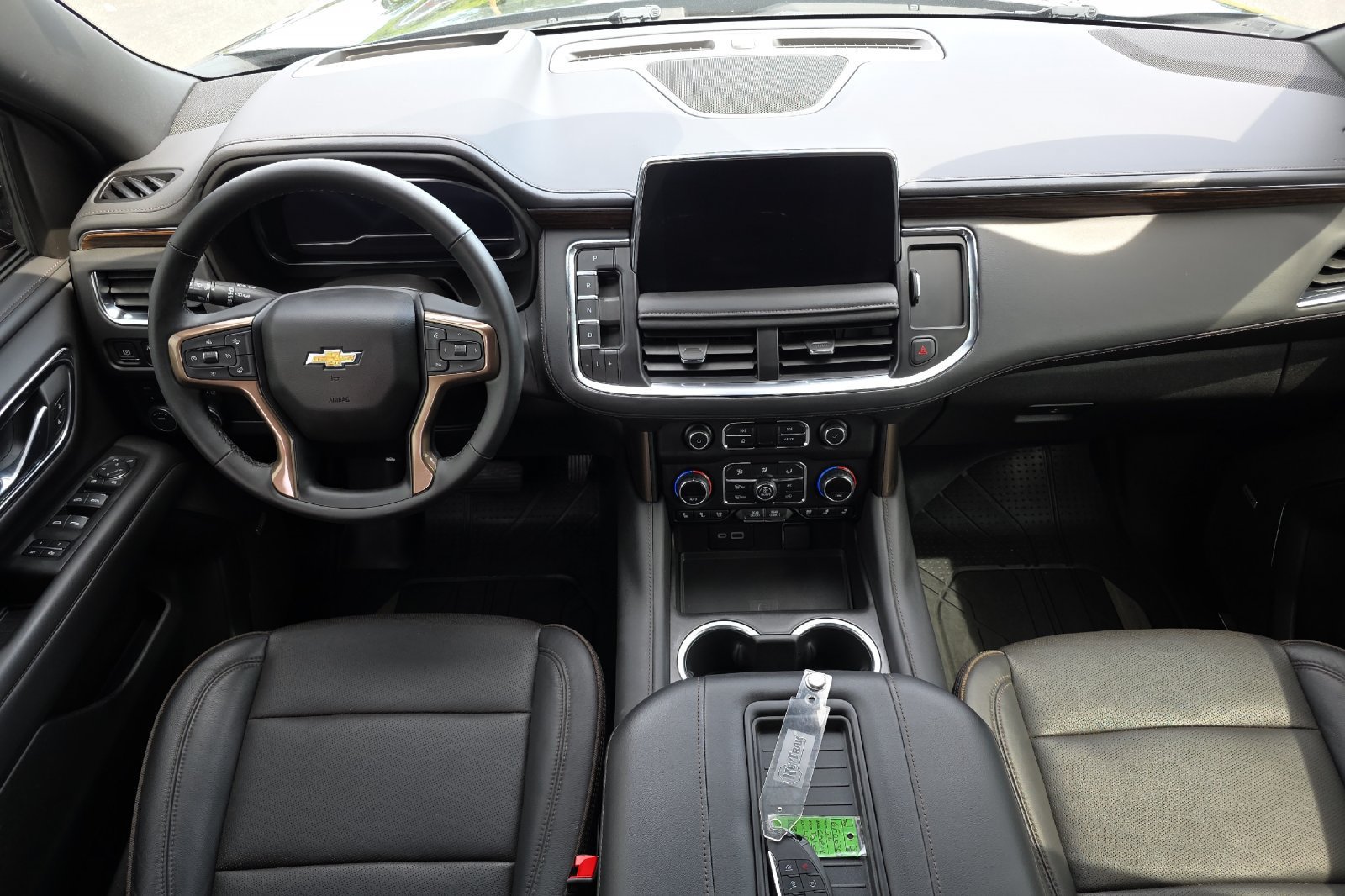 Used 2024 Chevrolet Tahoe High Country AWD/4WD image 13