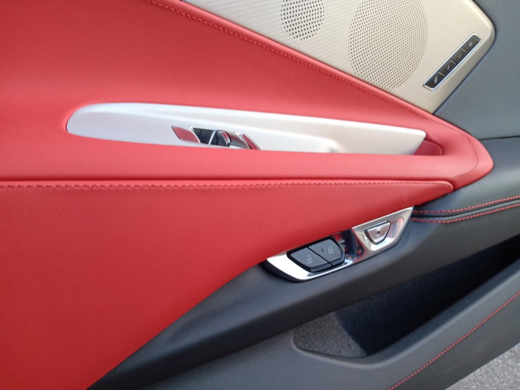 Used 2020 Chevrolet Corvette Stingray Preferred Cpe w/ 2LT Preferred Equipment Group RWD image 32
