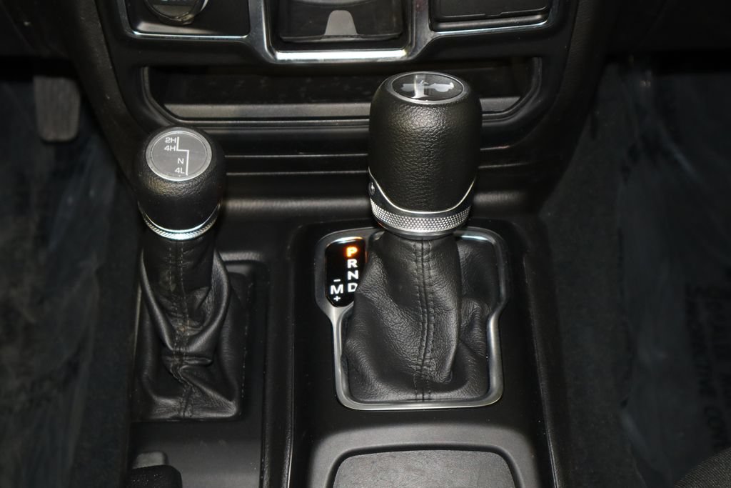Used 2022 Jeep Wrangler Unlimited Sport AWD/4WD image 27