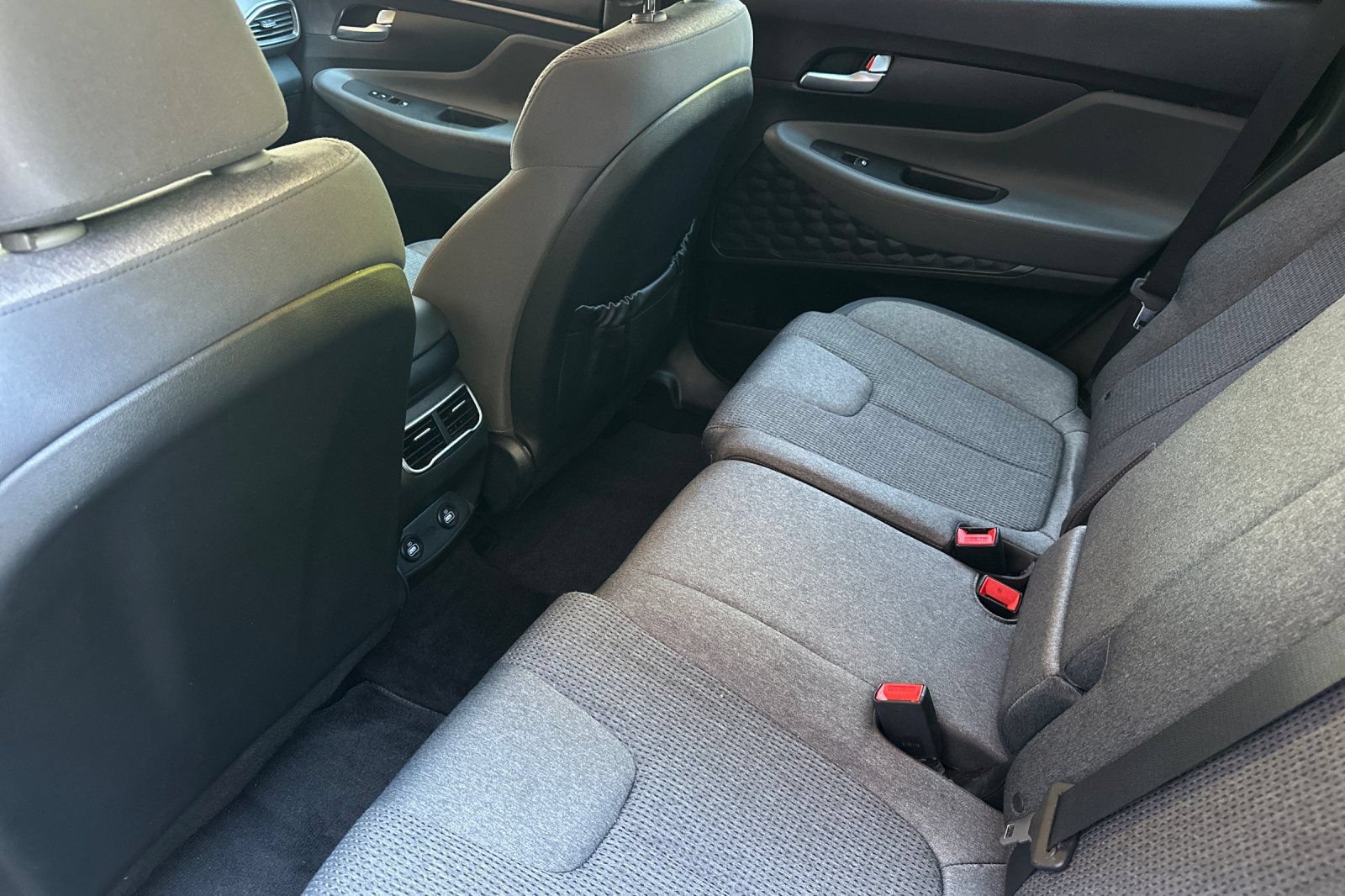 Used 2021 Hyundai Santa Fe SE w/ Cargo Package AWD/4WD image 16