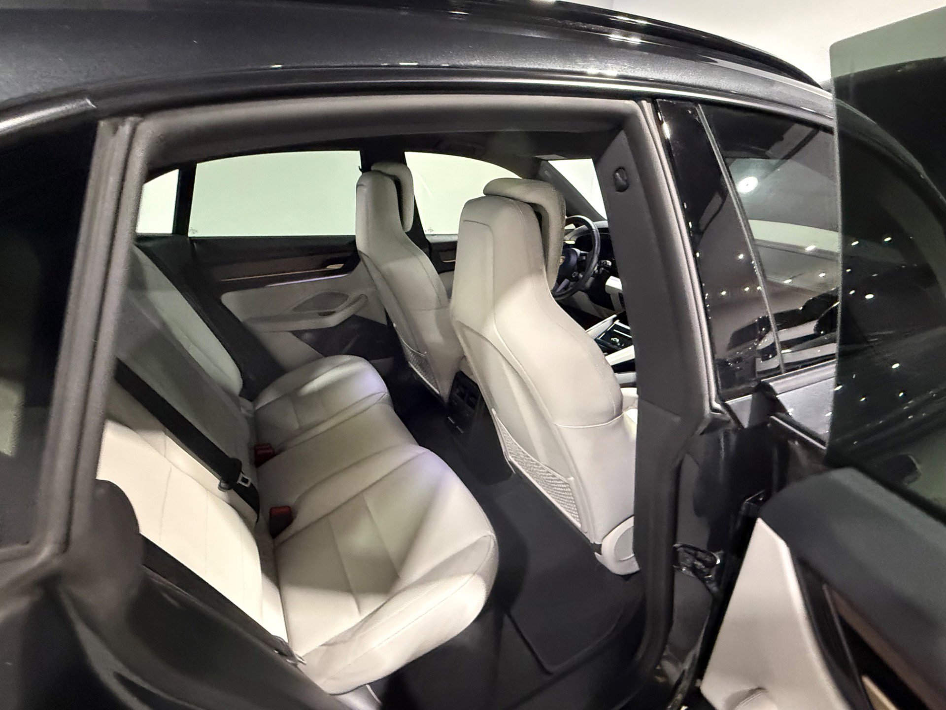 Used 2024 Porsche Macan 4 Electric w/ Premium Package image 74