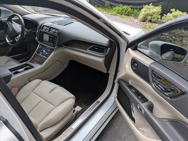 Used 2018 Lincoln Continental Reserve AWD/4WD image 11