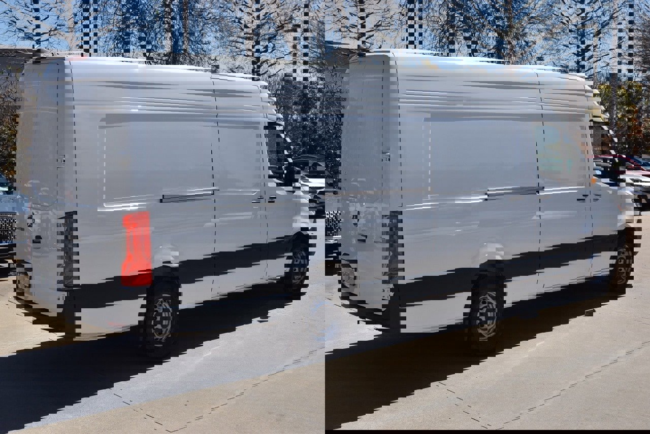 Used 2025 Mercedes-Benz Sprinter 2500 image 7