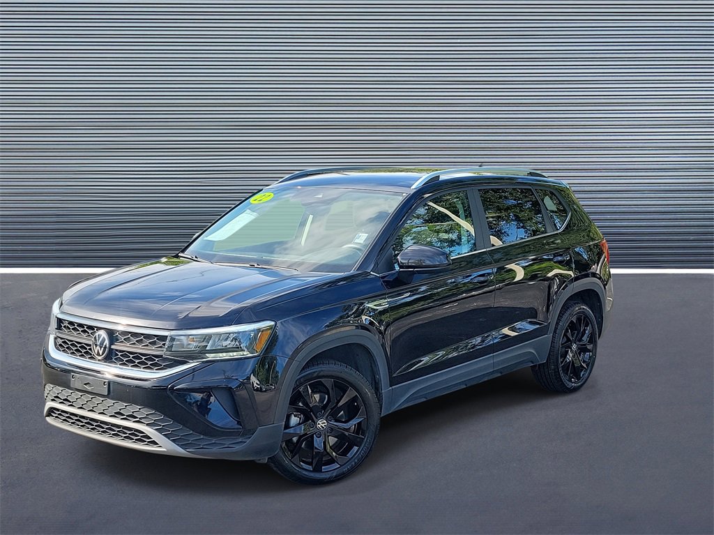Used 2022 Volkswagen Taos SE w/ Driver Assistance Package