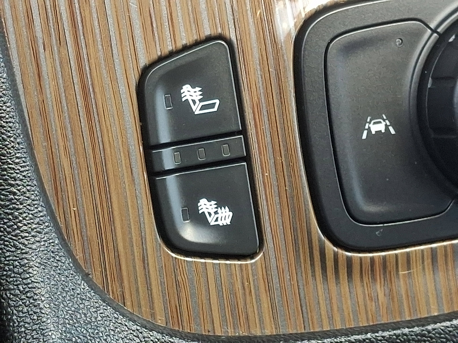 Used 2023 GMC Acadia SLE AWD/4WD image 22