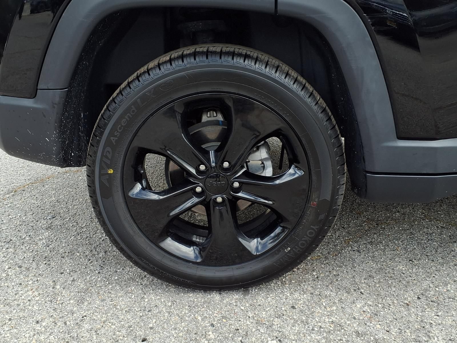 Used 2019 Jeep Compass Latitude AWD/4WD image 4
