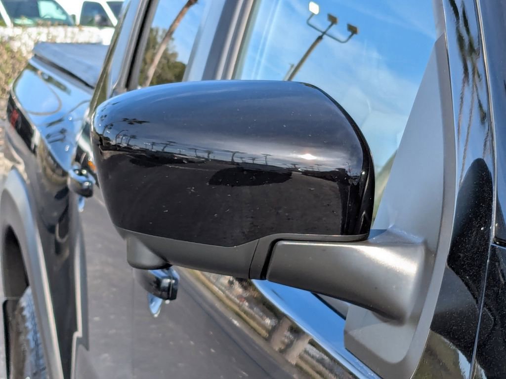 Used 2022 Nissan Frontier PRO-4X image 12