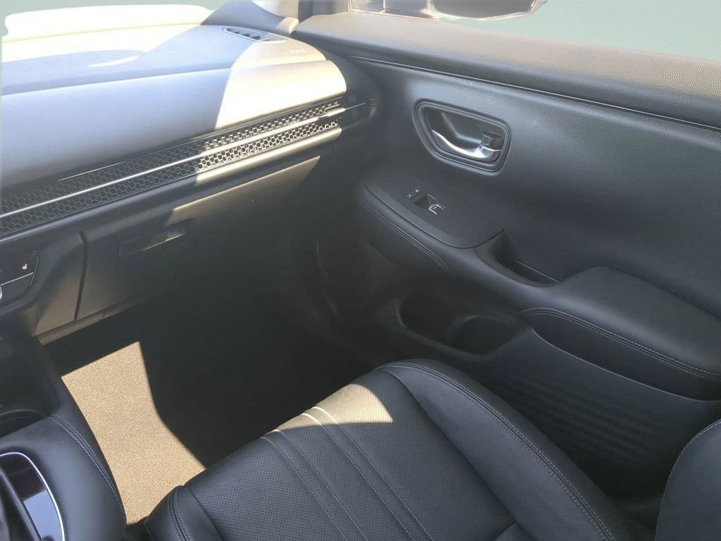 Used 2024 Honda HR-V EX-L image 18