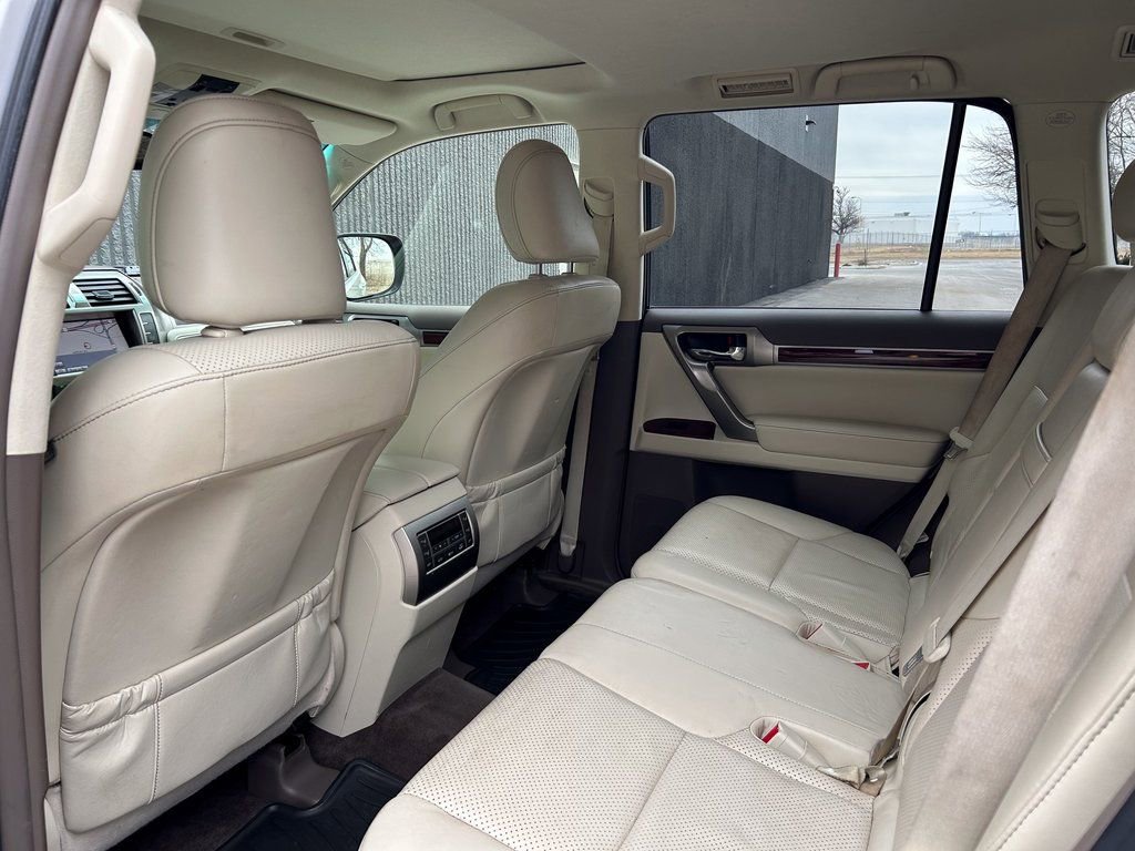 Used 2012 Lexus GX 460 w/ Comfort Plus Pkg image 12