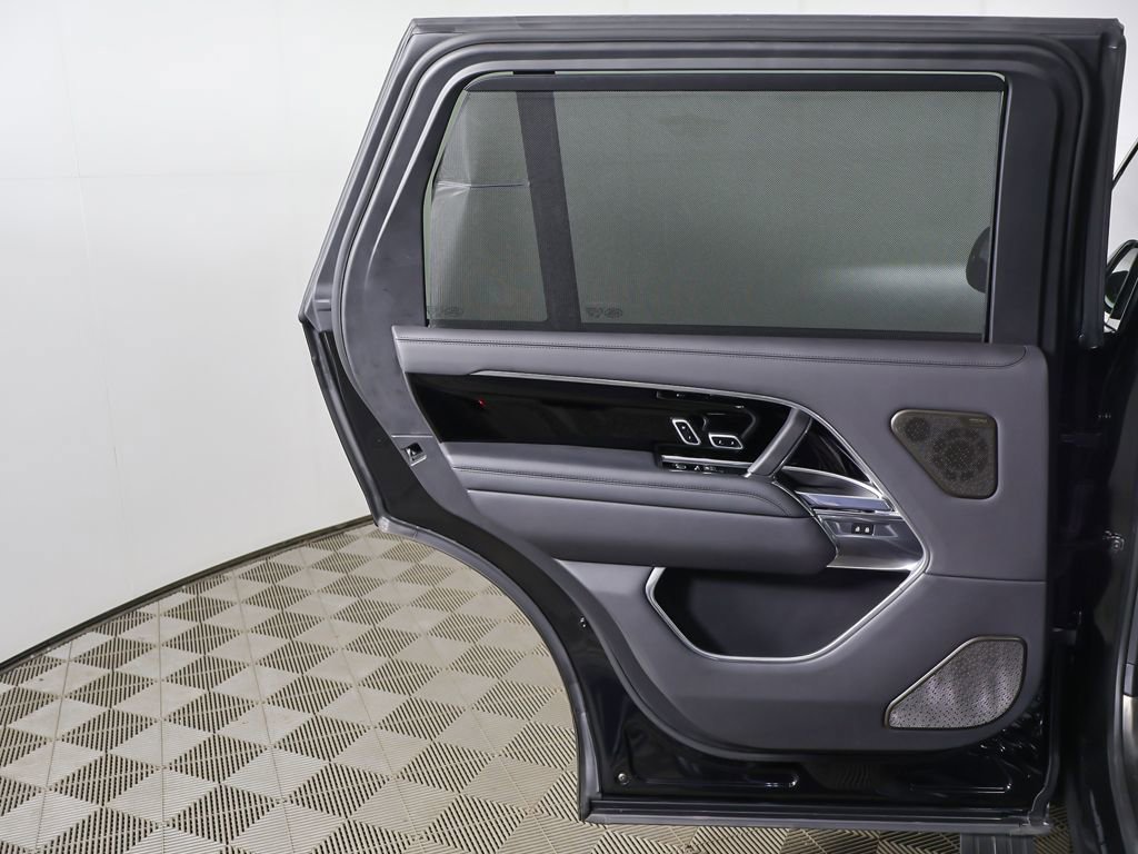 Used 2023 Land Rover Range Rover Long Wheelbase Autobiography image 28