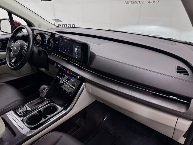 Used 2022 Kia Carnival EX image 30
