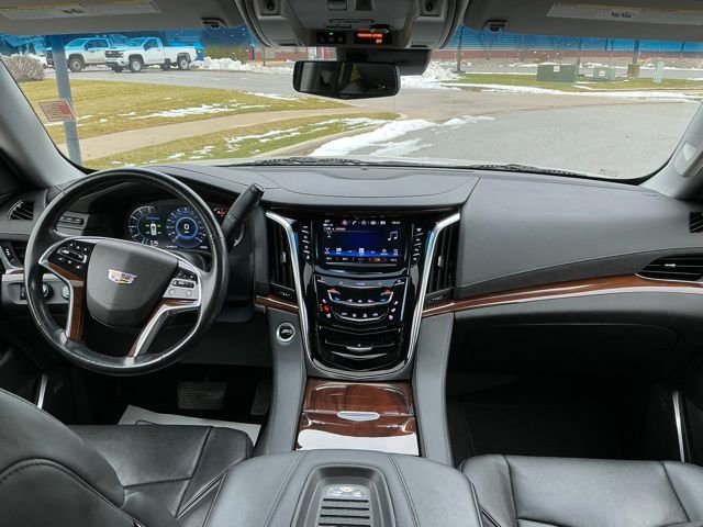 Used 2019 Cadillac Escalade Premium Luxury image 24