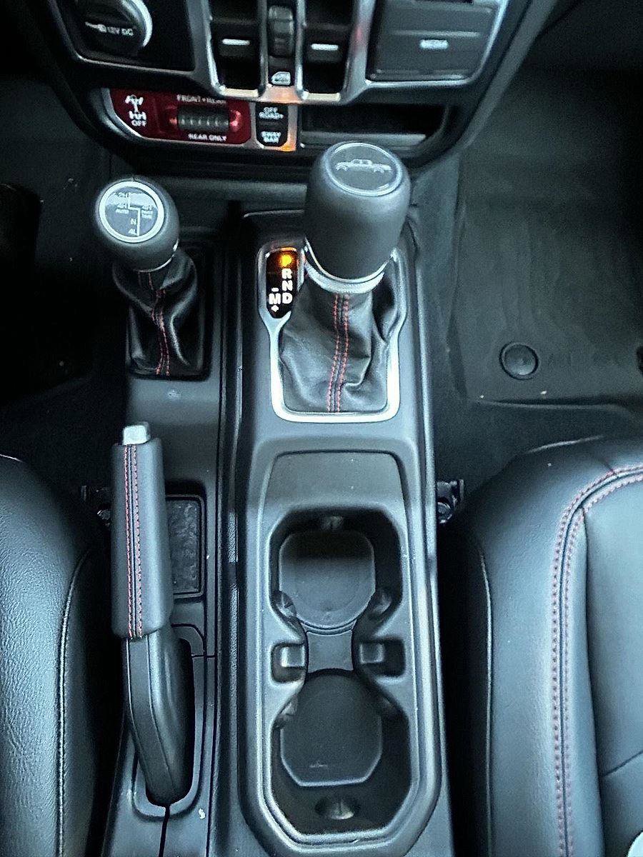 New 2023 Jeep Gladiator Rubicon w/ LED Lighting Group AWD/4WD image 26
