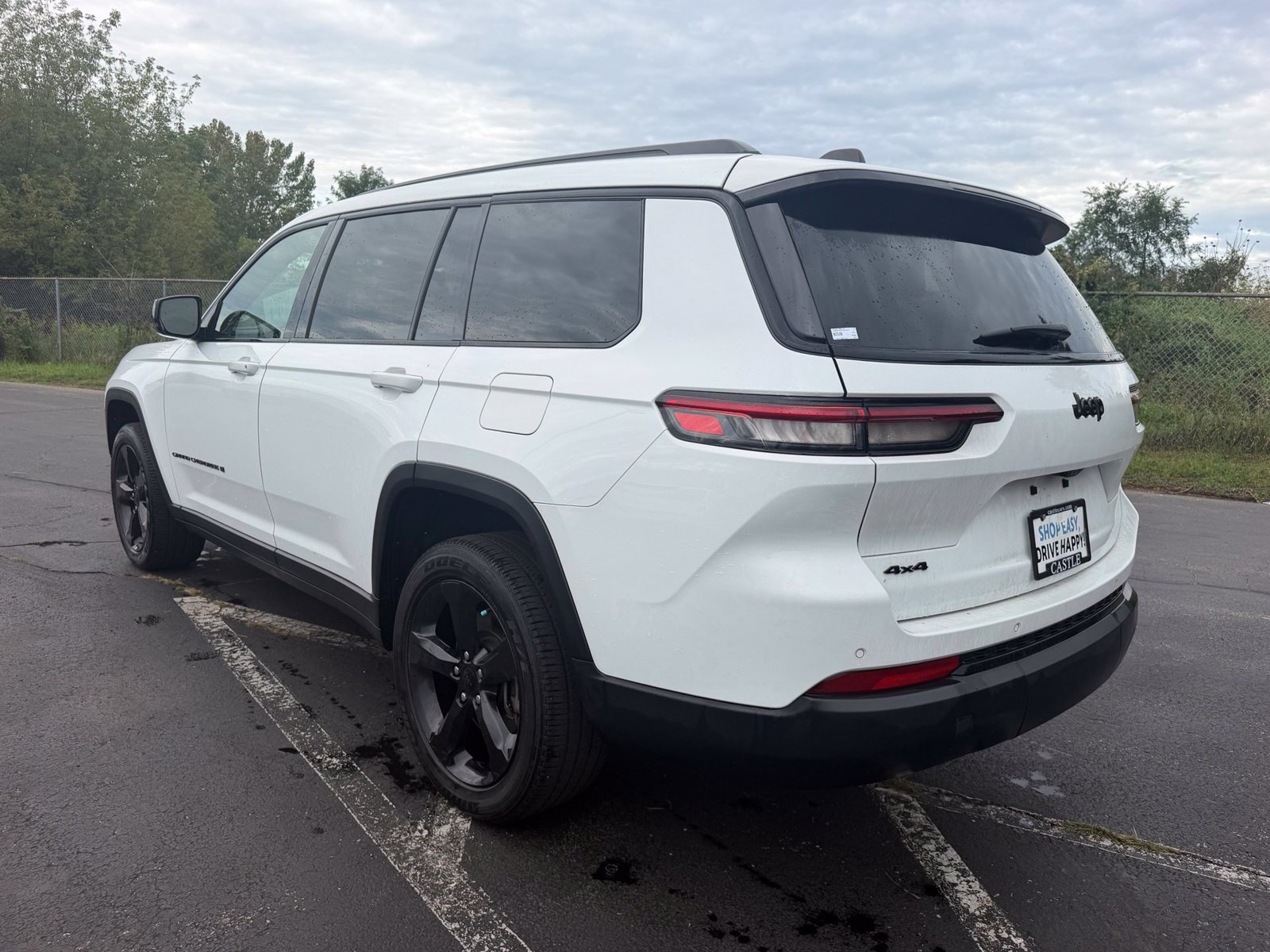 Used 2023 Jeep Grand Cherokee L Altitude AWD/4WD image 8