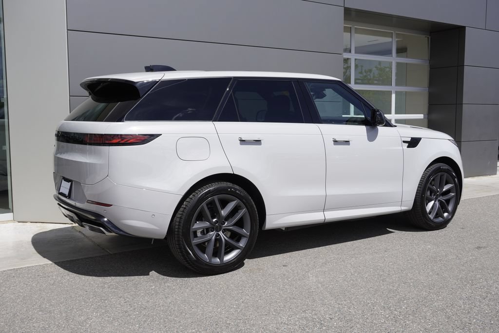 New 2026 Land Rover Range Rover Sport Dynamic SE AWD/4WD image 4