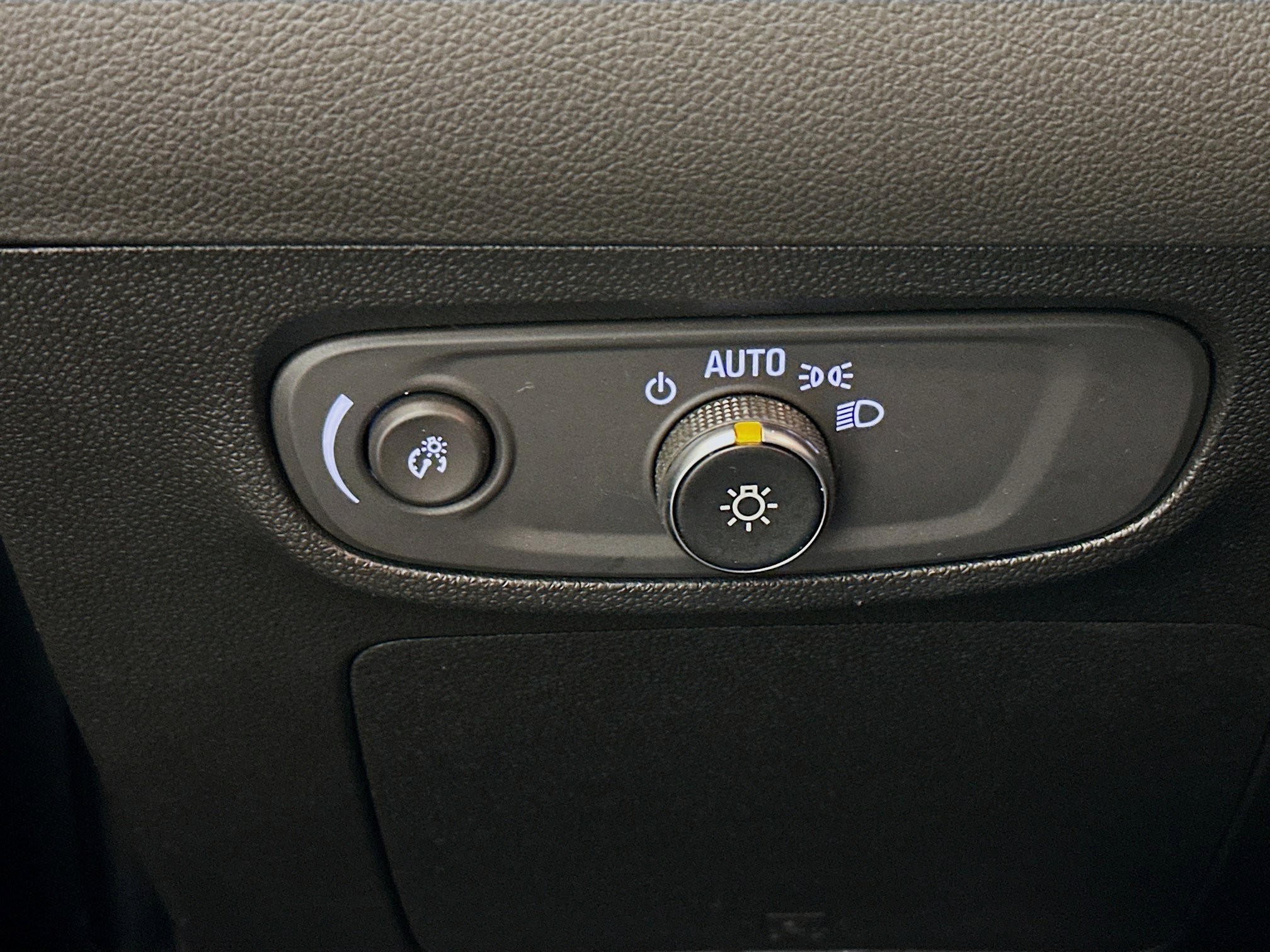 Used 2025 Buick Encore GX Preferred image 17