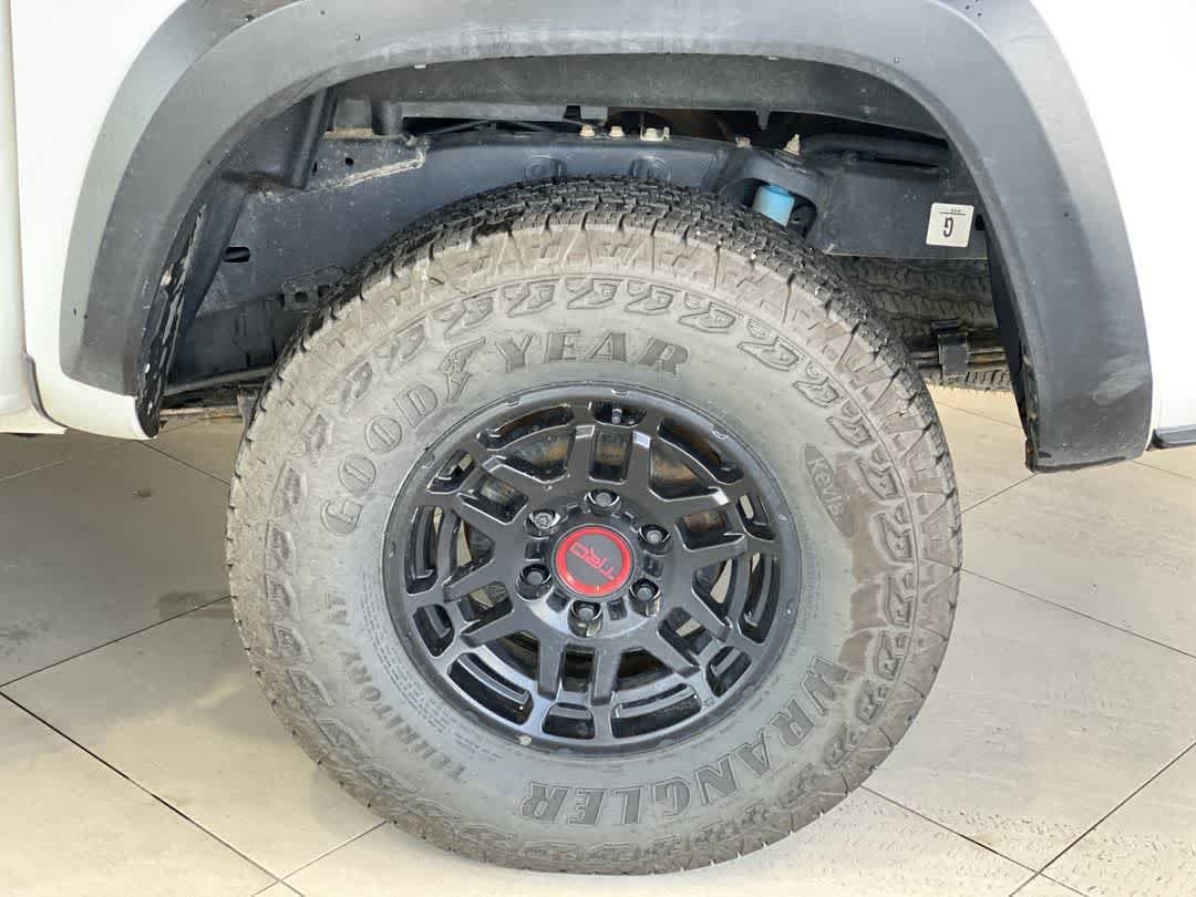 Certified 2022 Toyota Tacoma TRD Off-Road w/ Black Out Package (TMS) AWD/4WD image 13