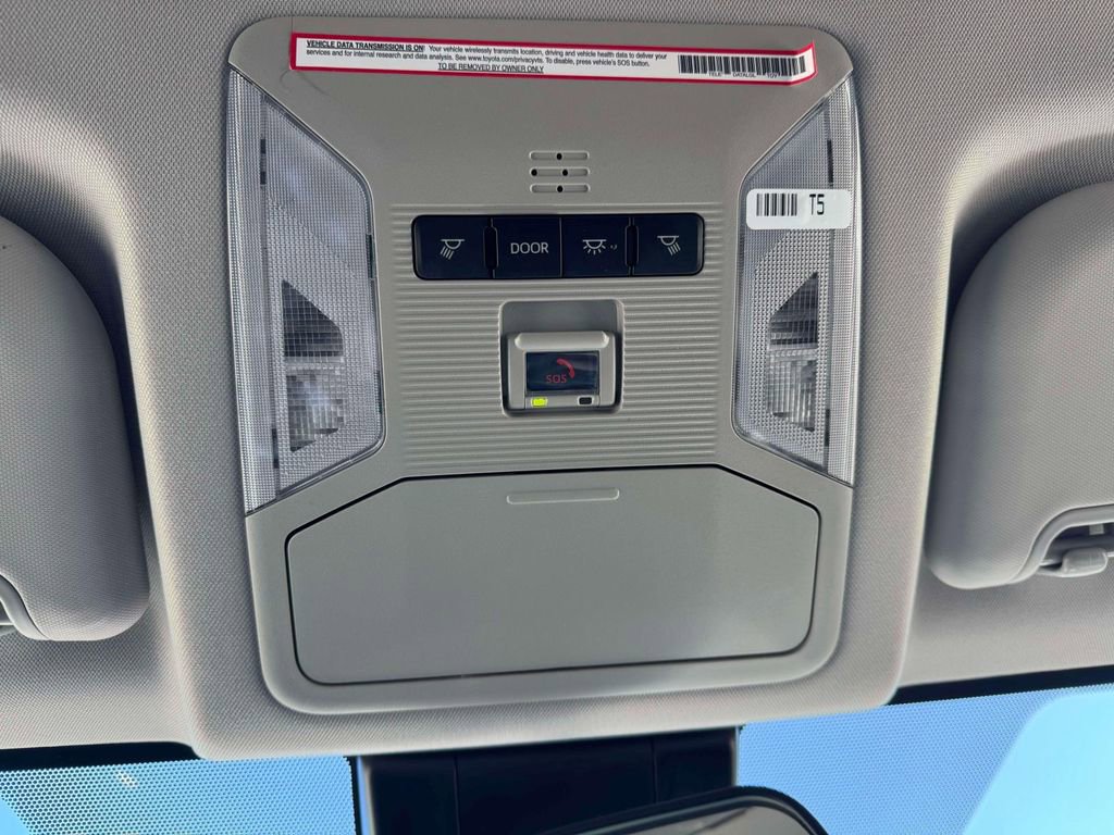 Used 2023 Toyota RAV4 LE AWD/4WD image 33