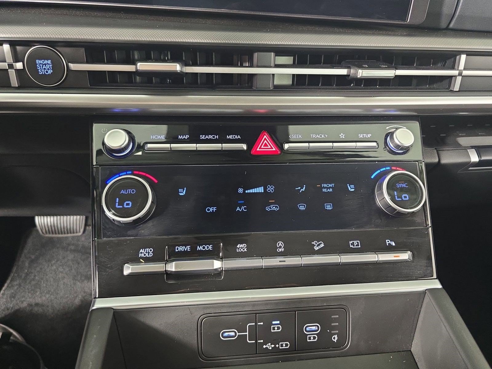 Certified 2024 Hyundai Santa Fe XRT AWD/4WD image 15