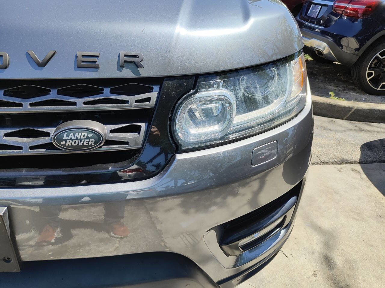 Used 2015 Land Rover Range Rover Sport SE image 22