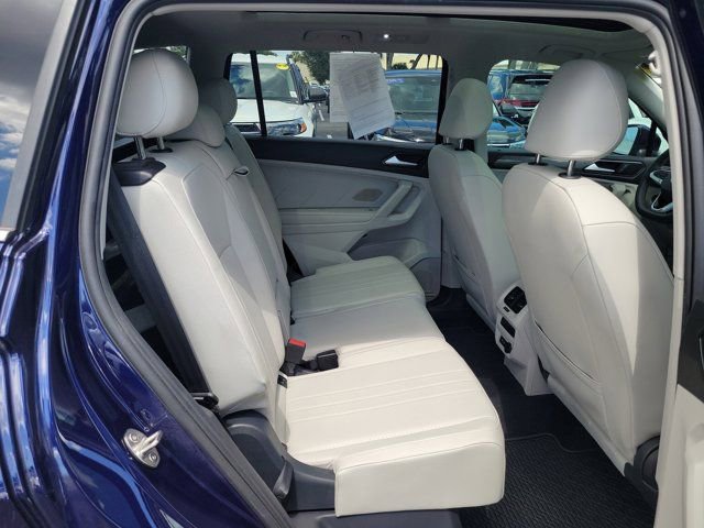 Certified 2023 Volkswagen Tiguan SE w/ Panoramic Sunroof Package FWD image 8